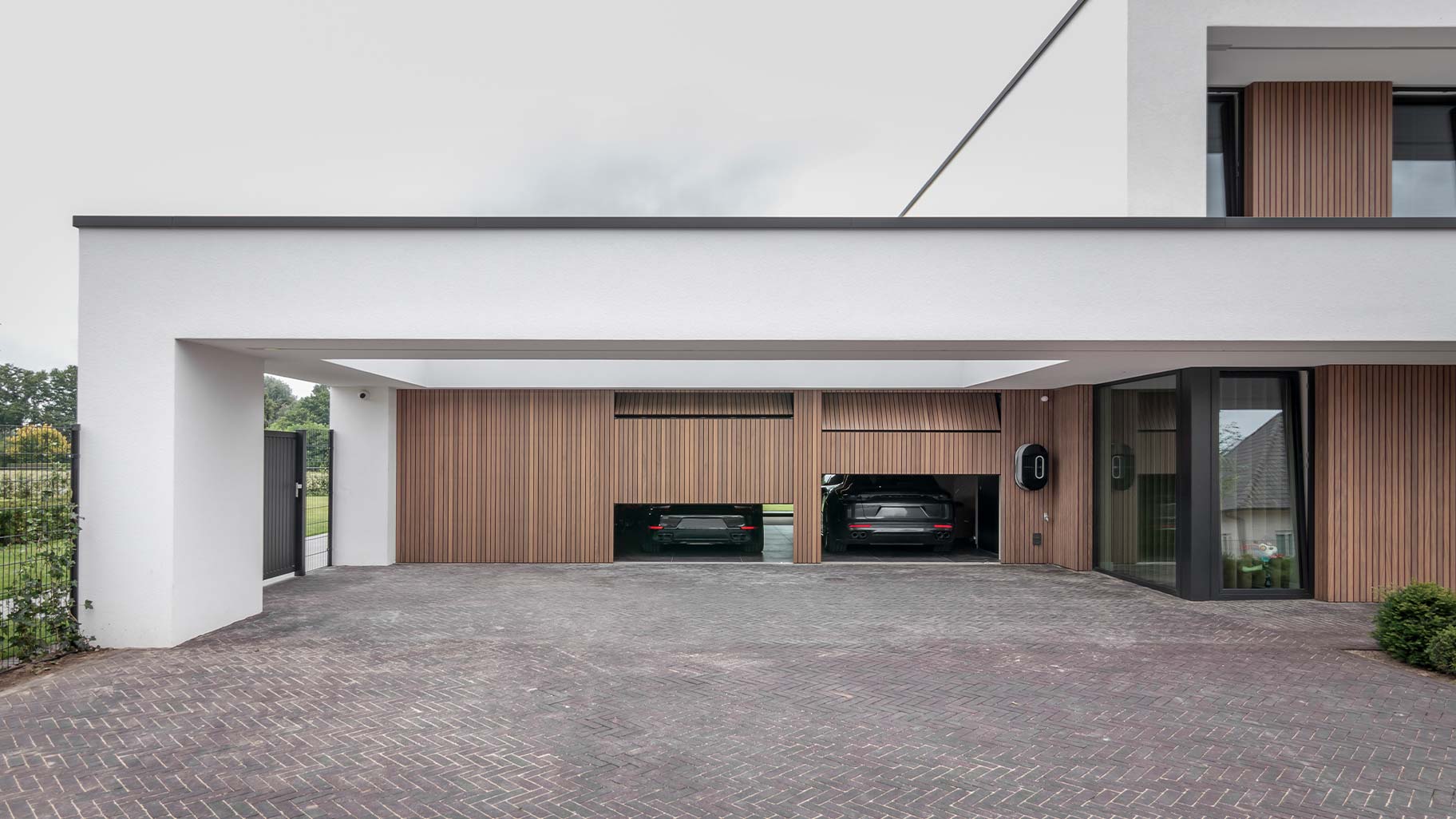 Sectional garage door