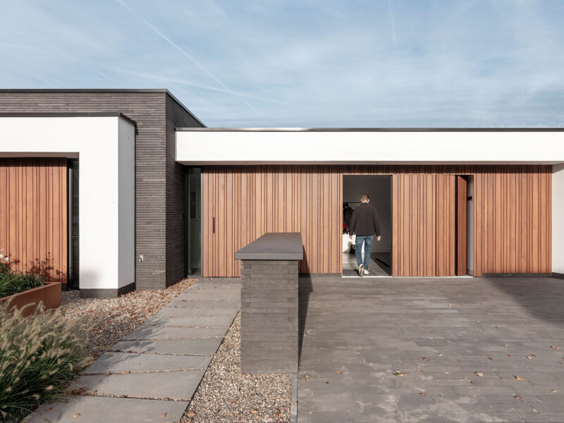 Side-sliding garage door Different Doors