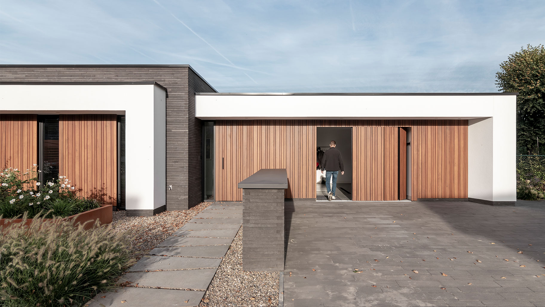 Side-sliding garage door Different Doors