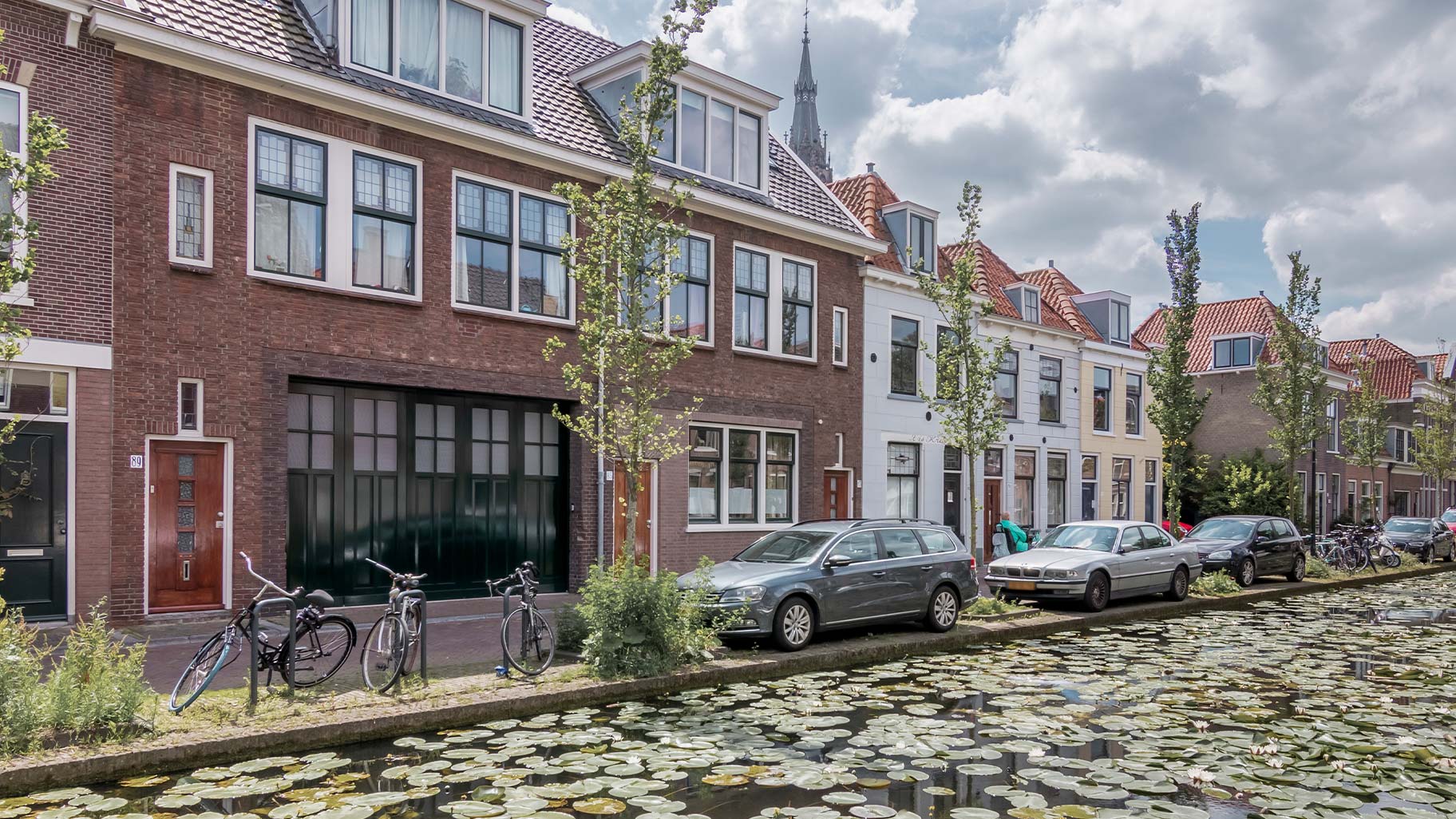 Garage door at a canal house in Delft