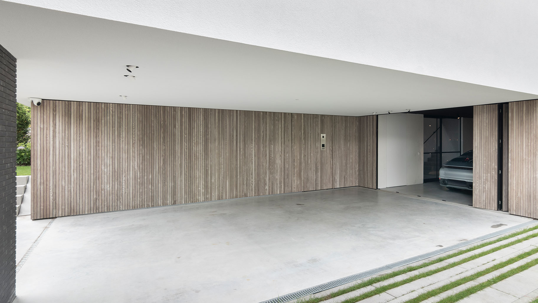Luxury Villa Side-Opening Garage Doors