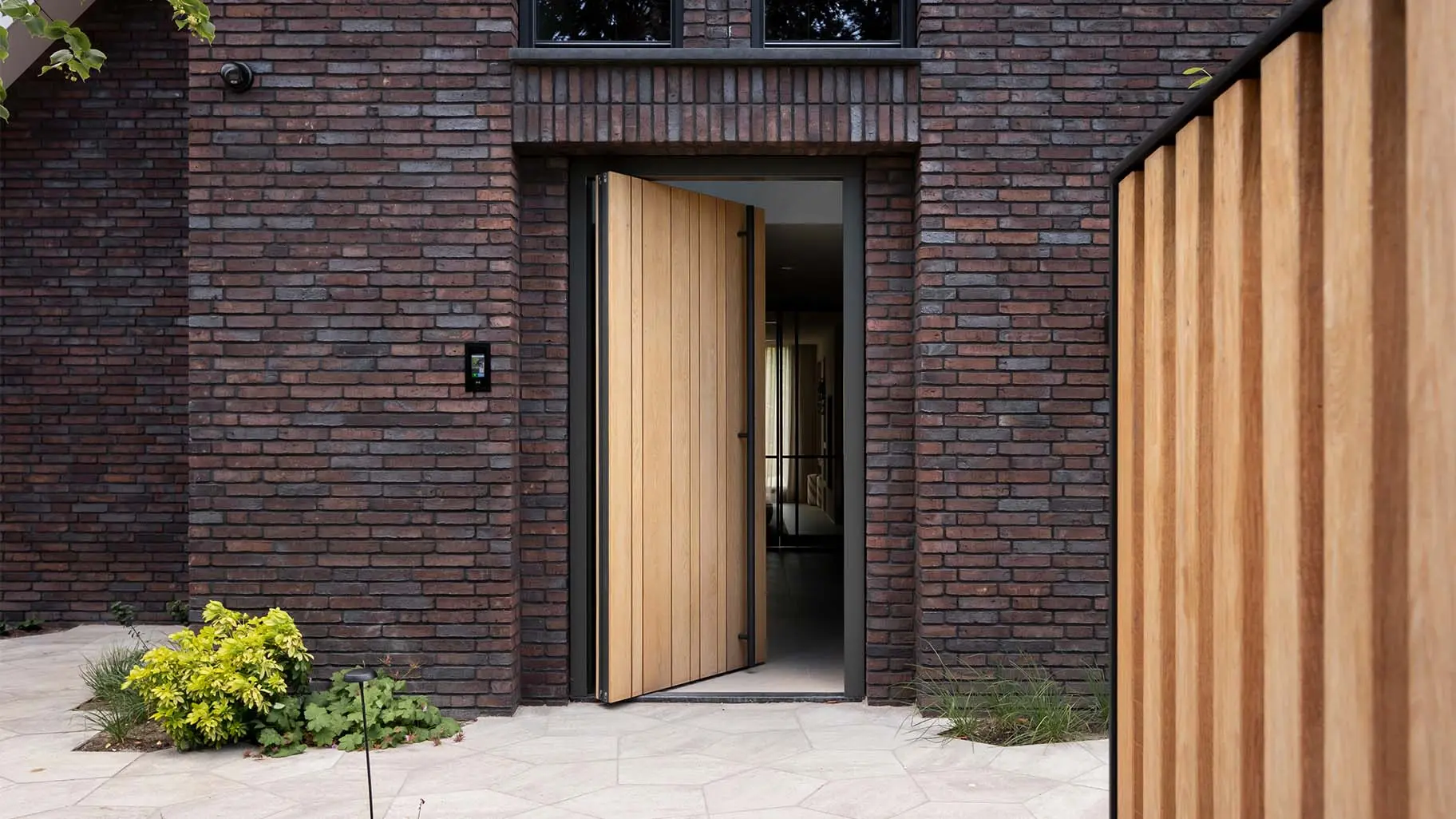 Zijwaartse garagedeur Different Doors