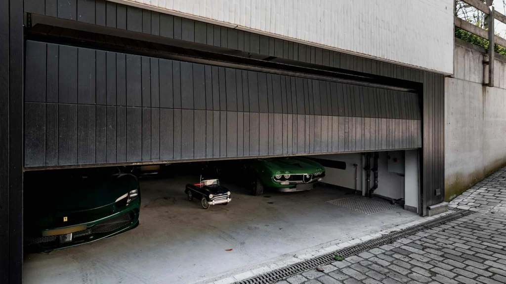 Sektional Garagentore aus Holz, maßgefertigt